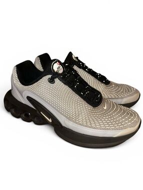 Nike Air Max DN sneaker youth size 5Y